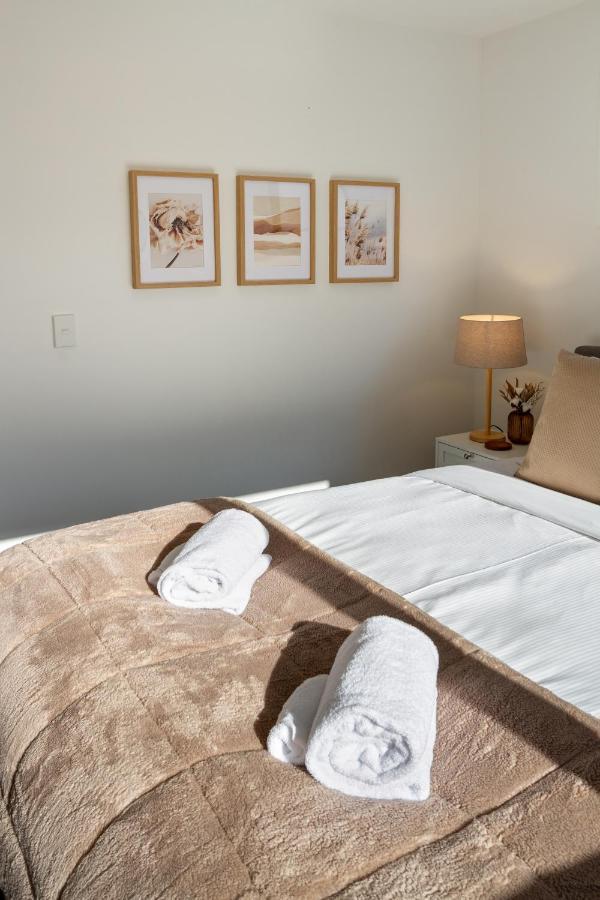 Modern Townhouse Cashel Street 2 Bed 2 Bath Apartment Christchurch Exterior photo