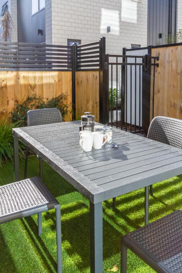 Modern Townhouse Cashel Street 2 Bed 2 Bath Apartment Christchurch Exterior photo