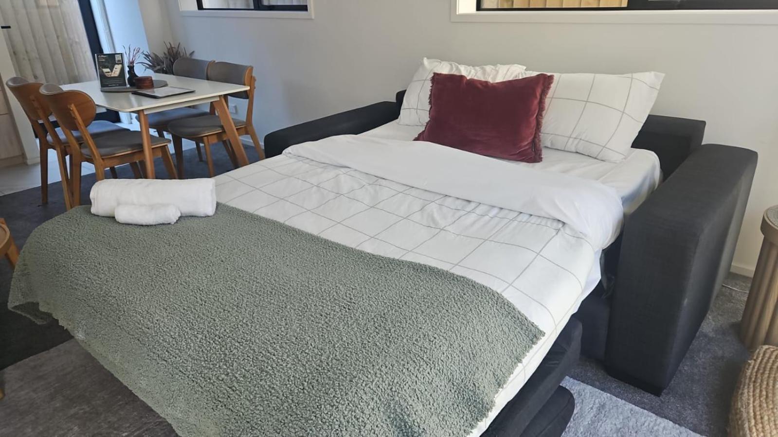Modern Townhouse Cashel Street 2 Bed 2 Bath Apartment Christchurch Exterior photo
